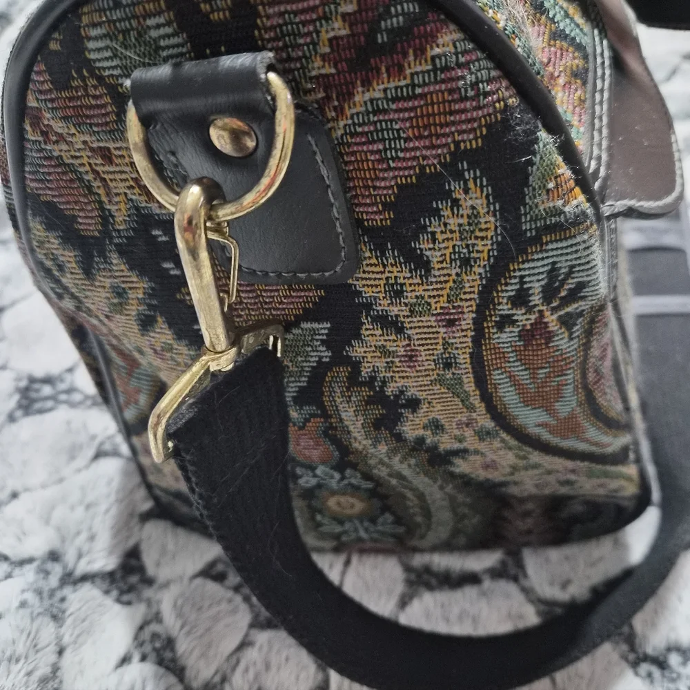 Vintage Jordache Tapestry Multicolor Womans Duffel Bag Overnight Bag Never Used